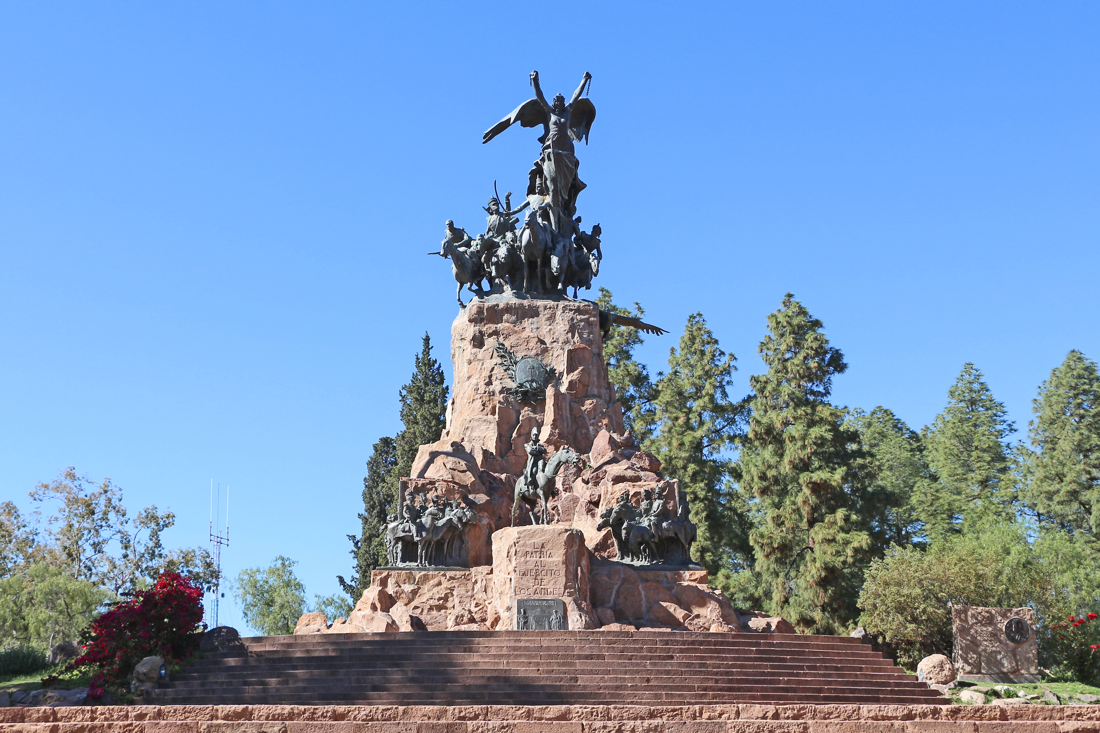 Army_of_the_Andes_Monument,_Mendoza_01