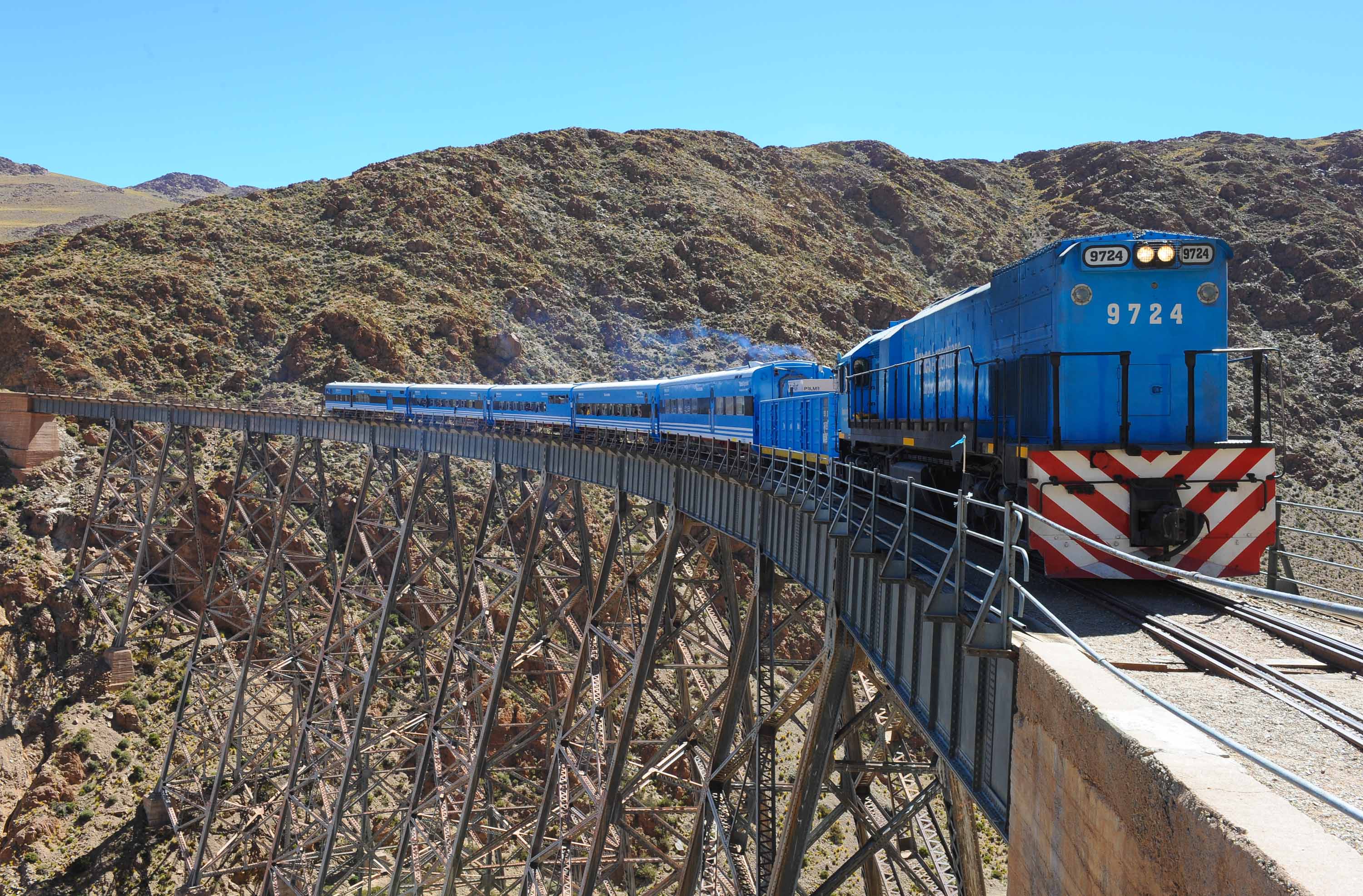 Tren_a_las_nubes_crossing_viaduct2